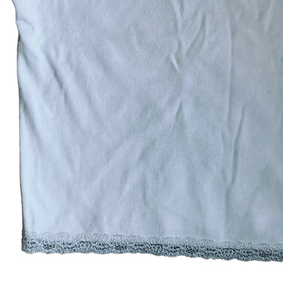 Brandy Melville Women’s Sz XS/S White Crewneck Lace Hem Baby Tee - Picture 8 of 8